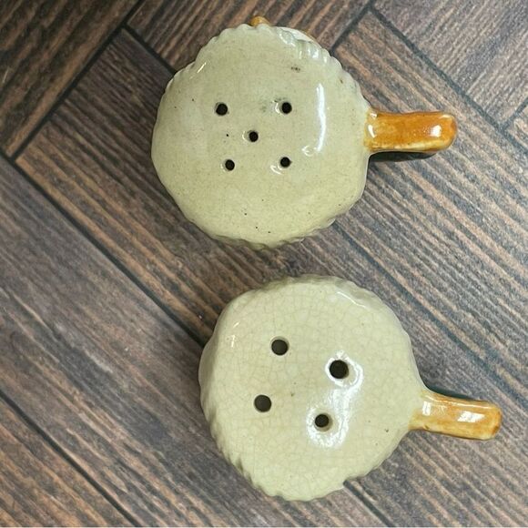 Vintage 'Tiny Toby' Salt and Pepper Shakers, Japan 1940 or 1950 - Picture 7 of 9